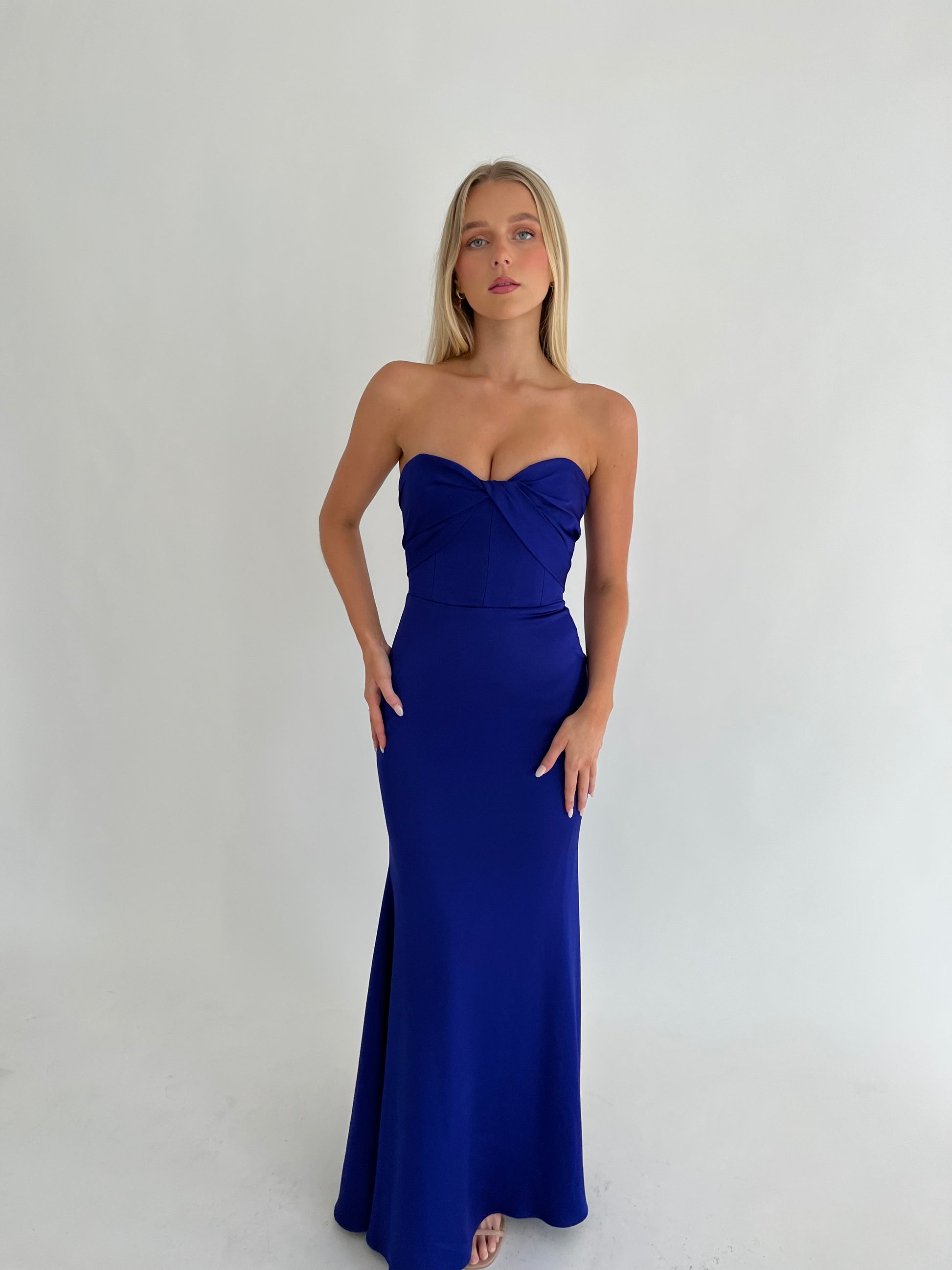 AP Gown Blue – CCDRESSHIRE