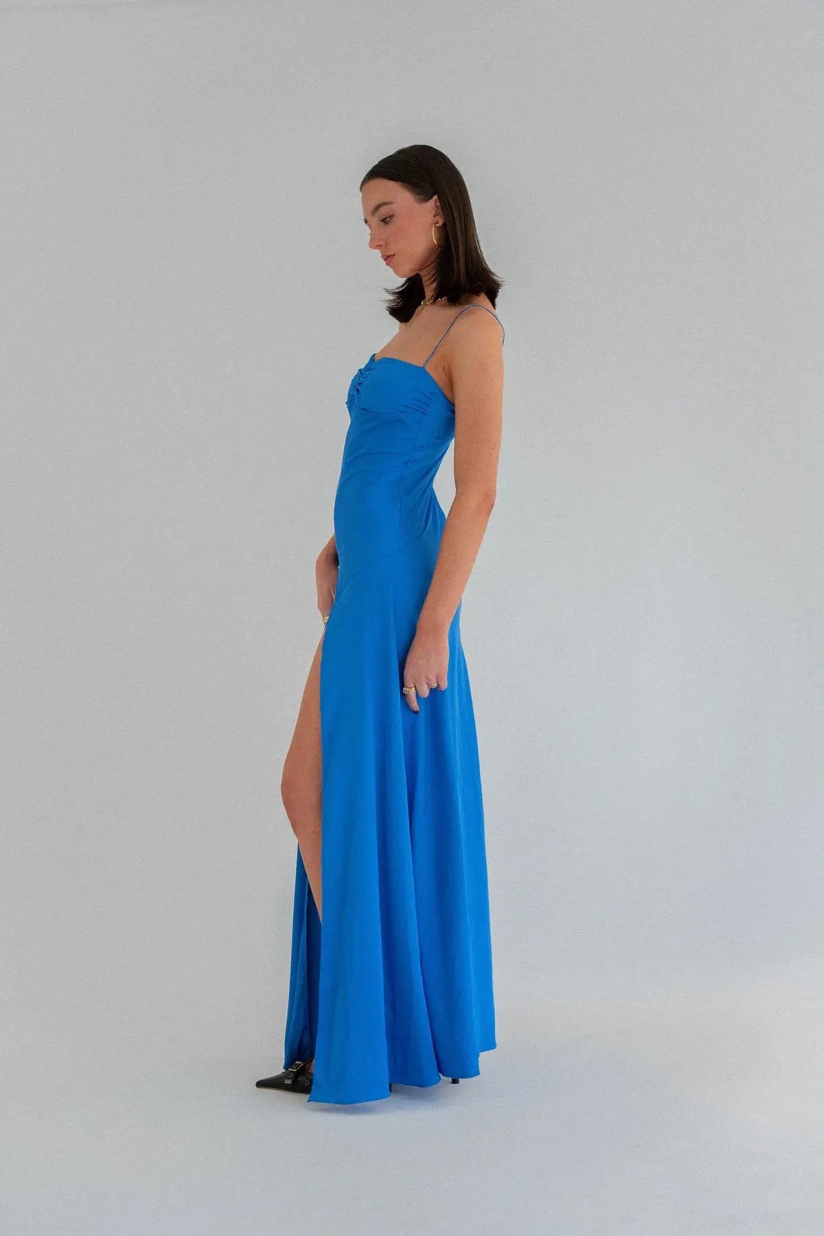 Hntr (Hunter) the Label Gaia Gown in blue (Azul). Available in Sizes XS, S, M and L. Rent now!
