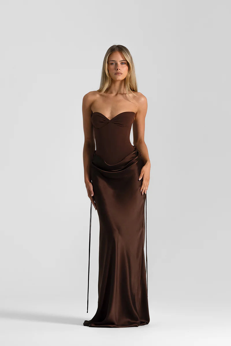 Natalie Rolt Verity Bustier and Evelyn Skirt Two-Piece Set Hire in Espresso. Express Shipping & Returns Made Easy to Sydney, Melbourne, Gold Coast, Brisbane and more. Local Perth Collections also available. 